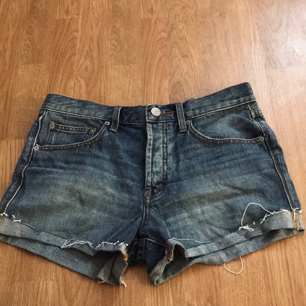 BDGTom Girl Mid rise shorts